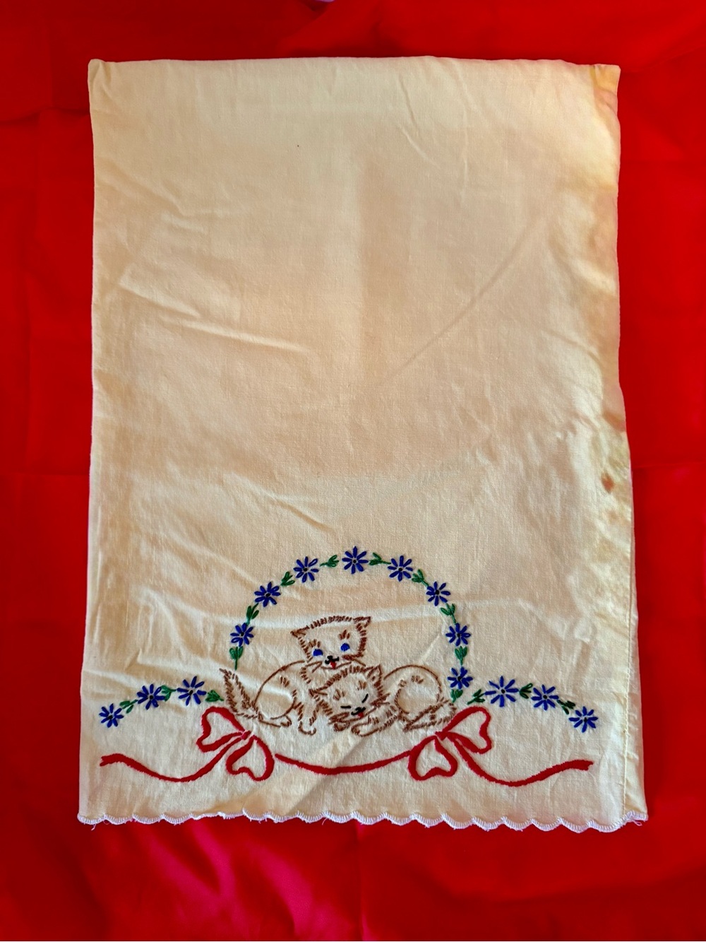 Vintage 1950โs kitten small pillowcase